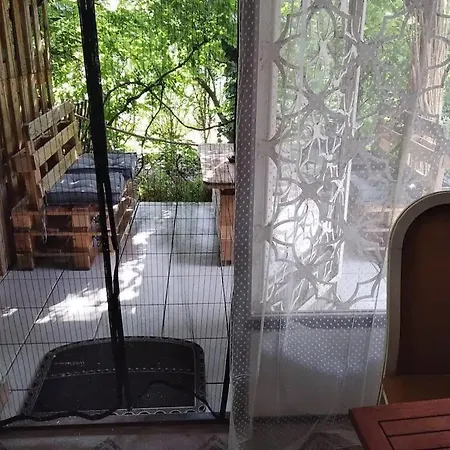 Arnyas, Nyugodt Siofokon Nagy Kerttel Appartement